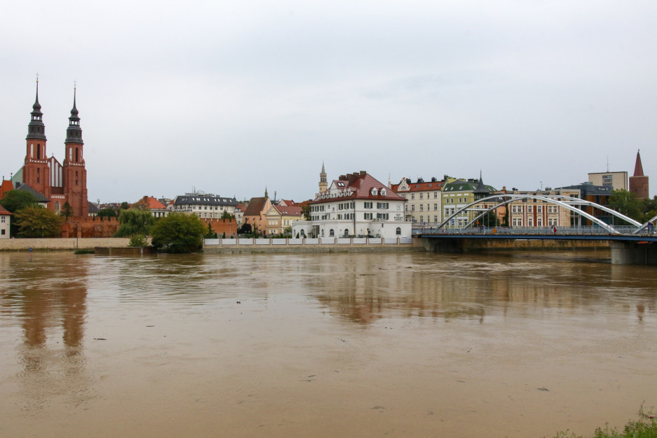 Fala Powodziowa Przechodzi Przez Opole Trudna Sytuacja W Czarnow Sach