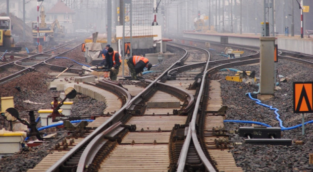 Prace modernizacyjne na liniach kolejowych: E20 i nr 8