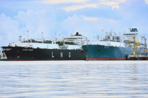 Gaz do regionu importowany jest w postaci LNG.