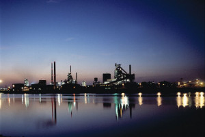 Światowi producenci stali obniżają prognozy produkcji