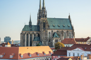 675 dachów z fotowoltaiką w czeskim mieście. Polska firma ma gigantyczny kontrakt