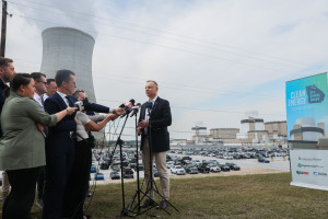 Prezydent RP Andrzej Duda udziela wypowiedzi dla mediów po wizycie w Elektrowni Atomowej im. Alvina W. Vogtle'a w Waynesboro, 13 bm.