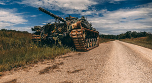 Łotwa: Armia zaczęła kopać rowy przeciwczołgowe w pobliżu granicy z Rosją
