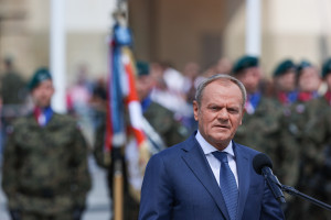 Il Primo Ministro ha affermato che i lavori sono già iniziati.  Nella foto, il primo ministro Donald Tusk celebra l'80° anniversario della battaglia di Montecassino nella piazza principale di Cracovia.