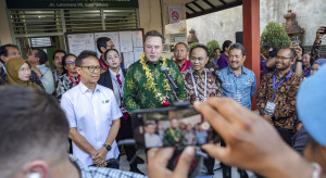 Indonezja zaprasza Elona Muska do zbudowania fabryki baterii